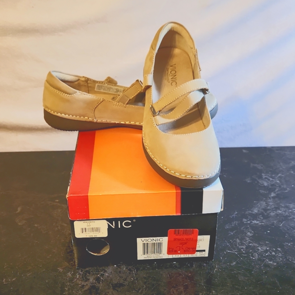 Vionic With Orthaheel - image 1